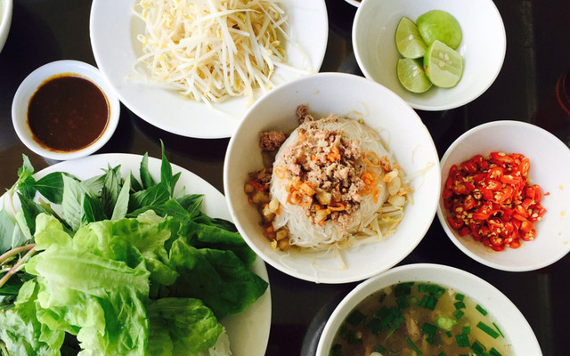 Phở 302 Lê Duẩn