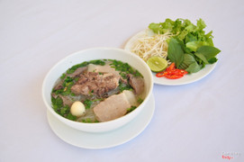 Hủ Tiếu Sa Đéc - Sa Đéc noodle soup .