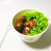 Mí bạn ý kiến Pataga không có Tempura hay đồ ăn vặt gì nên tụi mình bán thêm bạn Gà chiên mật ong to xụ này nha ~ Giá: 45k-55k-65k Thêm phô mai 10k cho 1 em gà béo ngậy, ngọt đậm đà luôn nhan ~