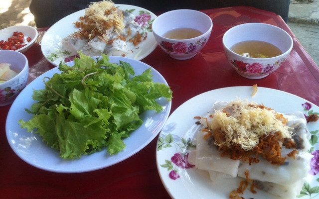 Cô Hòa - Bánh Cuốn, Bún & Bánh Mì