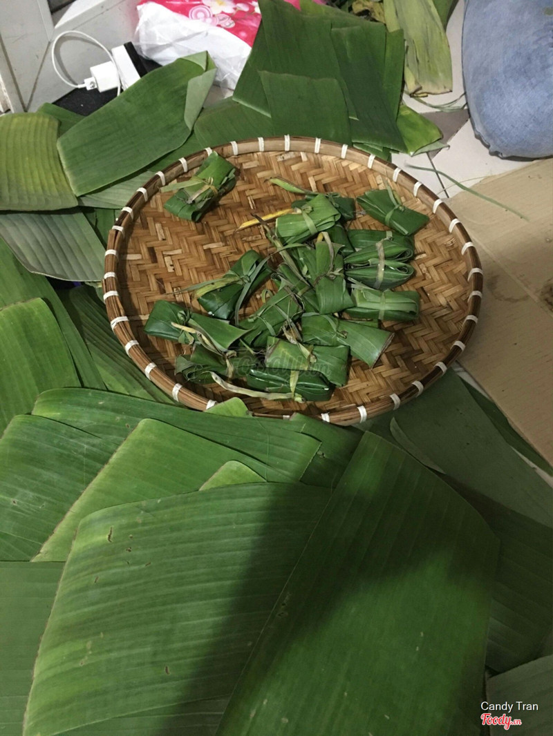 Quán đang làm bánh lọc