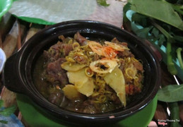 Bò kho ăn kèm cơm cháy