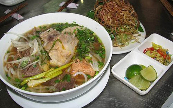 Bún Bò Huế Bà Thương - Trần Quốc Toản