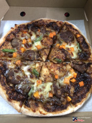 Pizza bò sốt tiêu đen