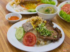 Cơm tấm sườn + bì + chả