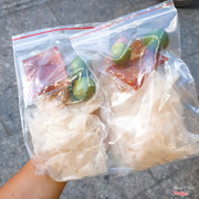 Bánh tráng phơi sương xé sẵn + tắc + sate ớt 
Gía 8k