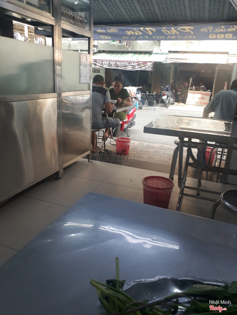 Không gian quán 2 khu.