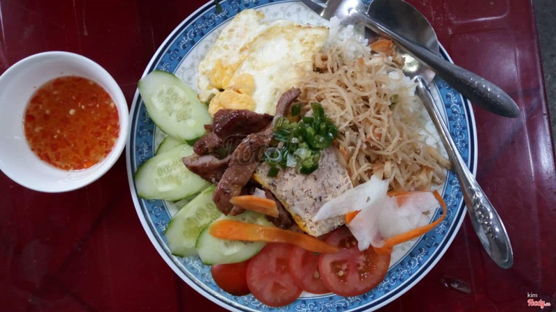 cơm tấm sườn bì chả