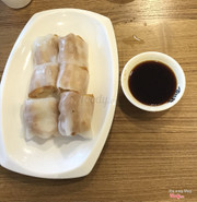 Bánh cuốn quẩy - dở tệ- bánh quẩy cuộn trong lá bánh ướt