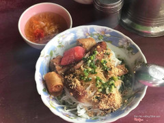 Bún thịt nướng Đầm sen 