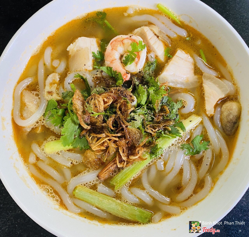 Bánh canh tôm thịt