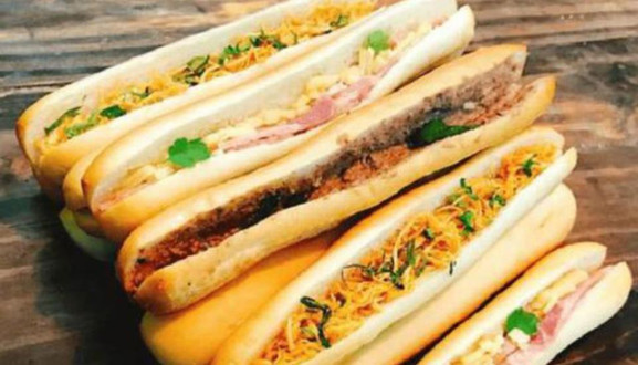 Bánh Mì Que Tứ Hải - Nước Mía, Trà Tắc & Trà Chanh - 562 Trưng Nữ Vương