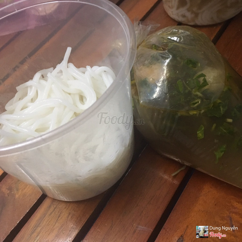 Phần bún 50k :) nhìn mà nản! 