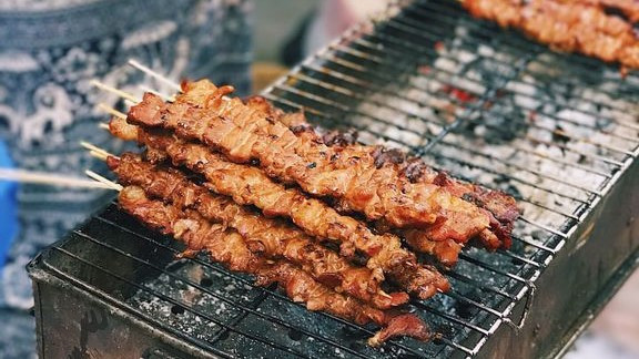 Thịt Xiên Nướng - Ngõ Thái Thịnh 1