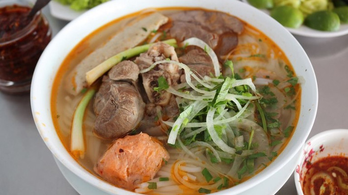 Bún Bò Huế - Diệp Minh Châu