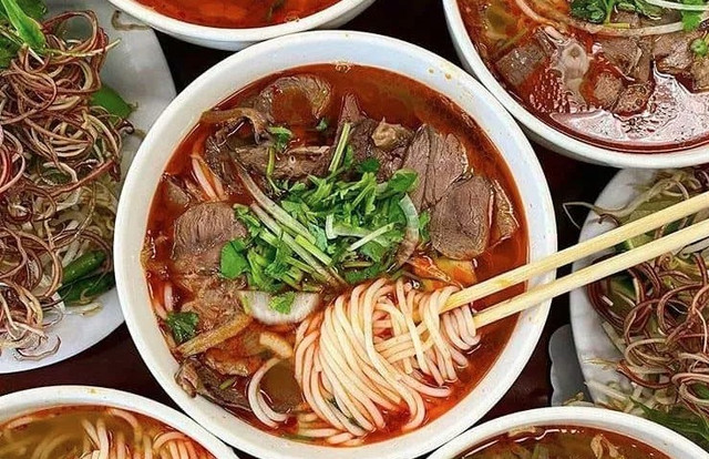 Bún Bò Cô Sang - Vân Đồn