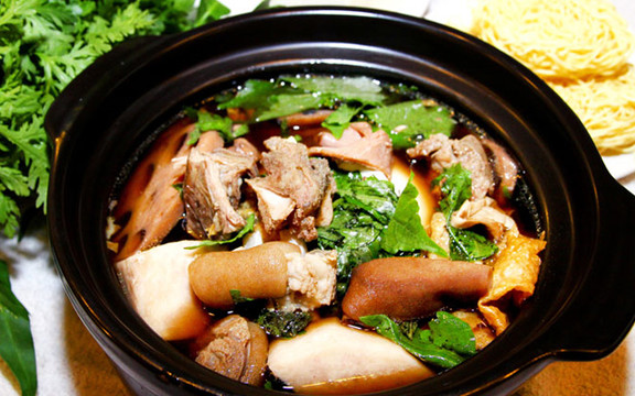 Lẩu Dê Phú Sĩ - Chấn Hưng