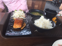 Cơm cá hồi sốt teriyaki