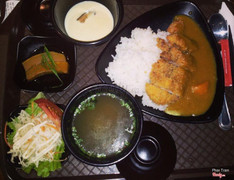 Cơm cà ri katsudon