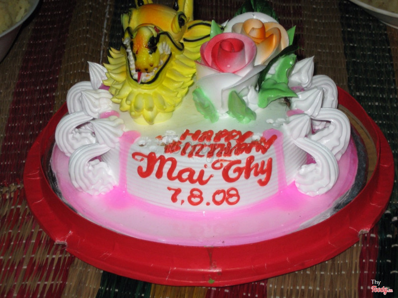 Bánh này là hồi sn mình năm 2008, mấy năm nay toàn mua bánh ở tiệm này rồi ăn luôn chớ k có bao giờ chụp hình