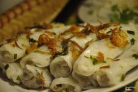 Bánh cuốn nóng