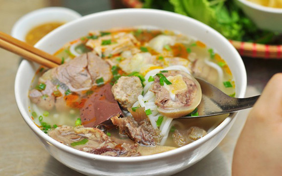 Hằng Ngô - Bún Bò Huế Gốc