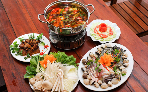 Đông Nhi - Lẩu Cá