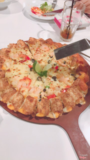 pizza viền phomai