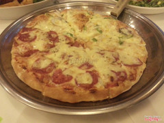 pizza 1/2 pepperoni 1/2 seafood - 195k