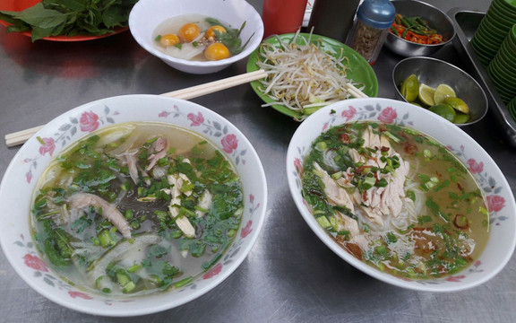 Phở Gà Ta