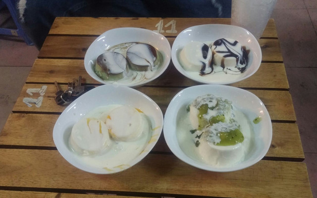 Phượng Hồng - Chè Rau Câu & Bánh Flan