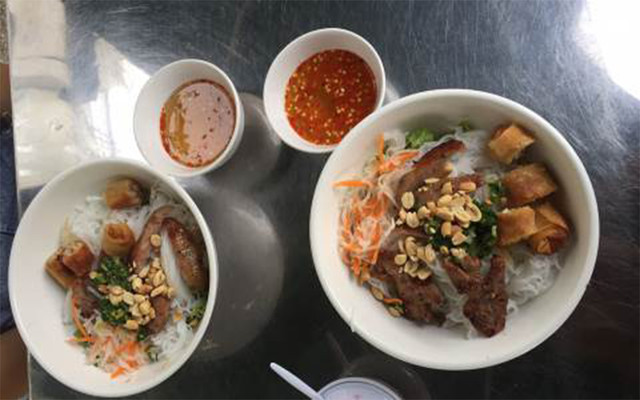 Thu - Bún Thịt Nướng & Cơm