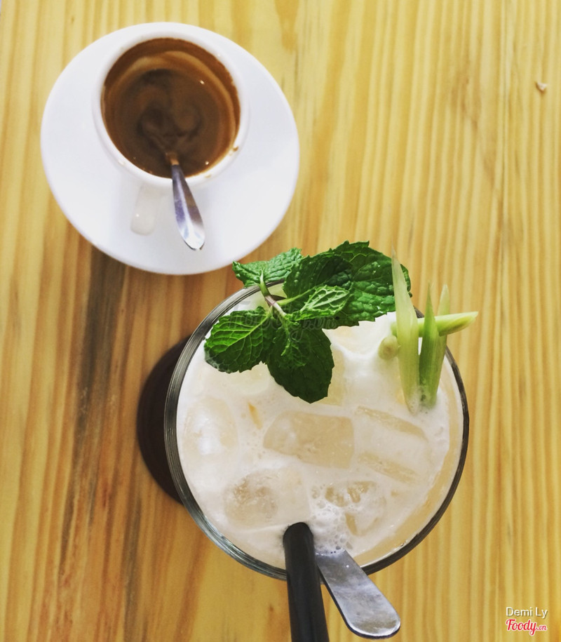 Hồng trà sữa Macchiato 