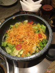 Salad khoai tây giòn