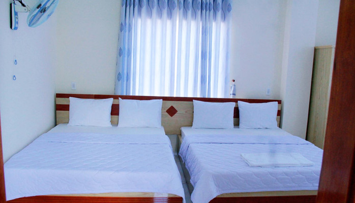 Yến Vy 32 Hotel & Pub