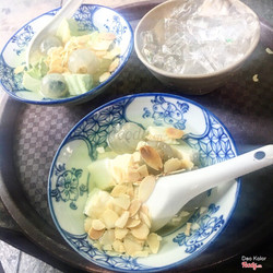 Giá cả tại Chè Nhà Suvy Quang Trung: Đánh giá mức giá so với chất lượng