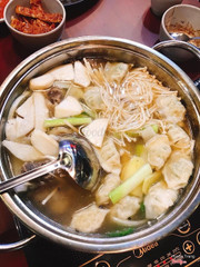 Lẩu nấm sườn bò