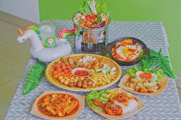 Nhà Bơ Mập - Food & Drinks