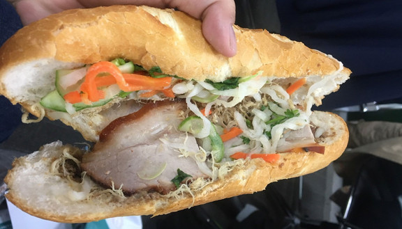 Cô Mai - Xôi Gà, Xôi Mặn & Bánh Mì