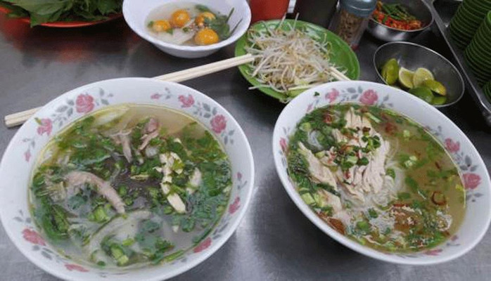 Cô Tâm - Miếng Măng Gà & Bún Bò Huế