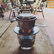 Cà phê nguyên chất rang xay tại quán