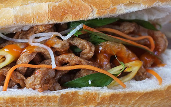 Bánh Mì Cá - Hàng Xanh