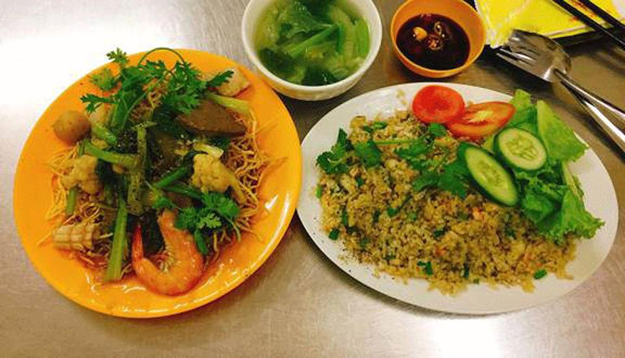 Quán Dì 7 - Cơm Chiên Gà Xối Mỡ & Hủ Tiếu Thập Cẩm