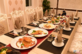 Dù bạn cần một không gian riêng tư để tiếp đãi đối tác, hay một nơi rộng rãi thoáng mát cho những bữa tiệc cơ quan, tiệc sinh nhật, họp mặt hoặc là nơi ấm cúng ăn bữa cơm sum vầy cùng gia đình, nhà hà