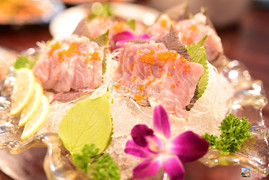 Với công thức chế biến món ăn ngon là sự kết hợp hoàn hảo của gia vị thượng hạng, nguyên liệu tươi ngon và quan trọng là bàn tay đầu bếp chuyên nghiệp đã làm nên những món ăn tuyệt vời.