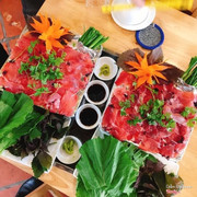 Cá ngừ đại dương mới xẻ cực ngon nha quí dị. Giá khuyến mãi chỉ 399k/kg thôi nha.