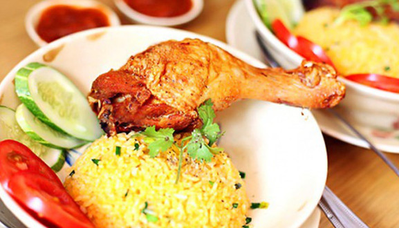 Cô Vân - Cơm Gà Xối Mỡ