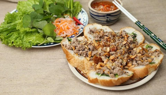 Cô 3 - Bánh Mì Hấp