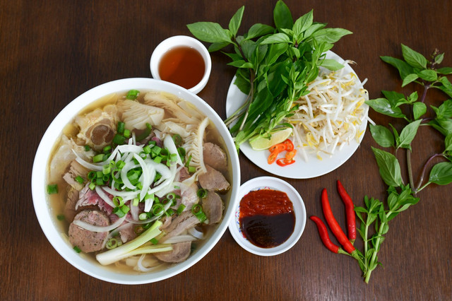 Tiệm Cà Phê Sài Gòn - Phở & Sinh Tố - Huỳnh Thúc Kháng