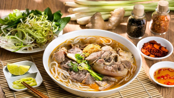 Minh Vương - Bún Bò Huế & Cơm Rang - 33 Nguyễn Viết Xuân